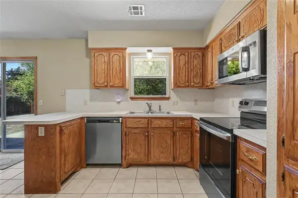 705 Arnold AVE, Moore, OK 73160