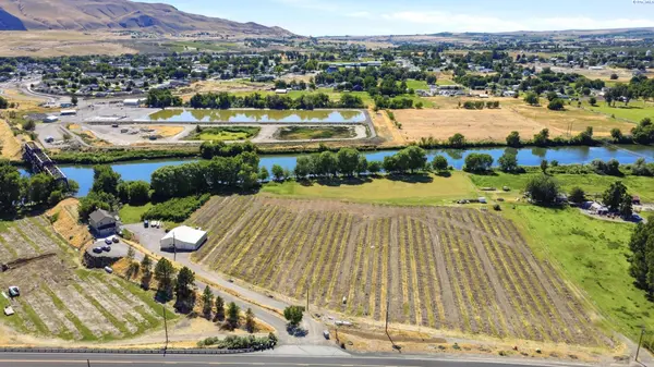 38906 N Demoss Rd, Benton City, WA 99320