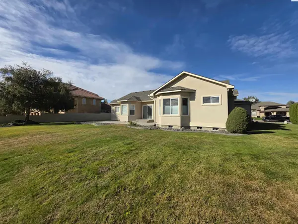 4013 W 34th Ct, Kennewick, WA 99337
