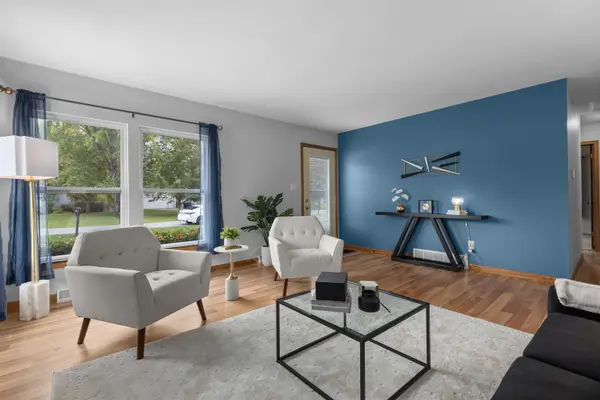 1487 DEERWOOD DR, Neenah, WI 54956