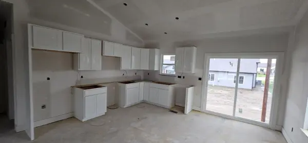 8961 E Joshua St, Bel Aire, KS 67226
