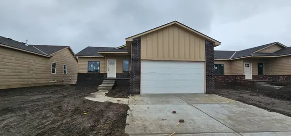 8985 N Joshua St, Bel Aire, KS 67226