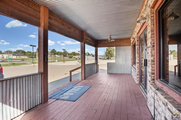 300 Arizona Ave, Holton, KS 66436