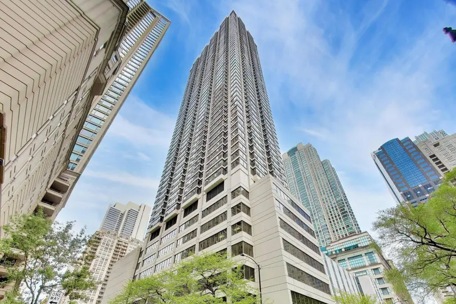30 E Huron ST #4008, Chicago, IL 60611