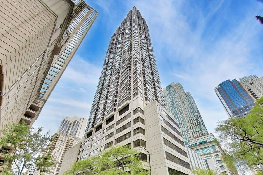 30 E Huron ST #4008, Chicago, IL 60611