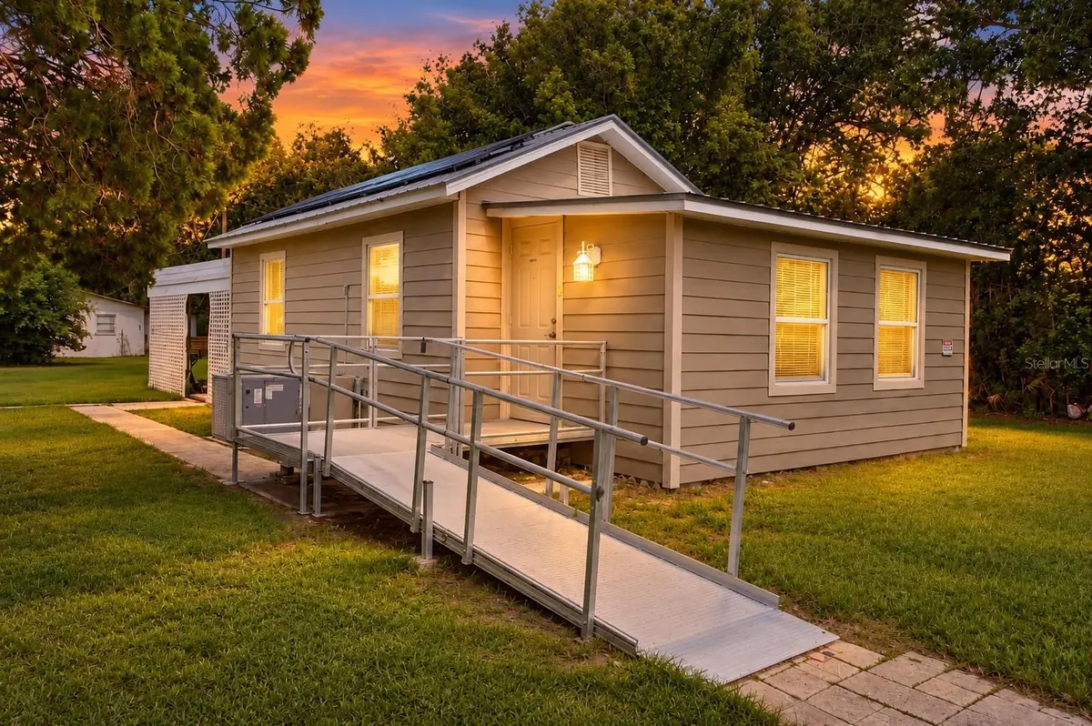 5811 11TH ST, Zephyrhills, FL 33542