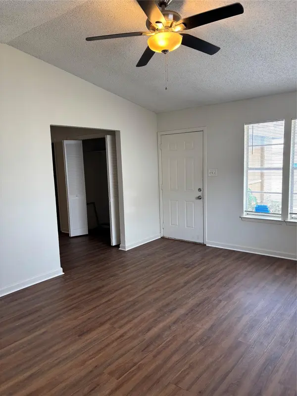 801 Country Aire DR, Round Rock, TX 78664