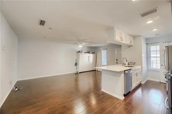 1240 Barton Hills DR #214, Austin, TX 78704