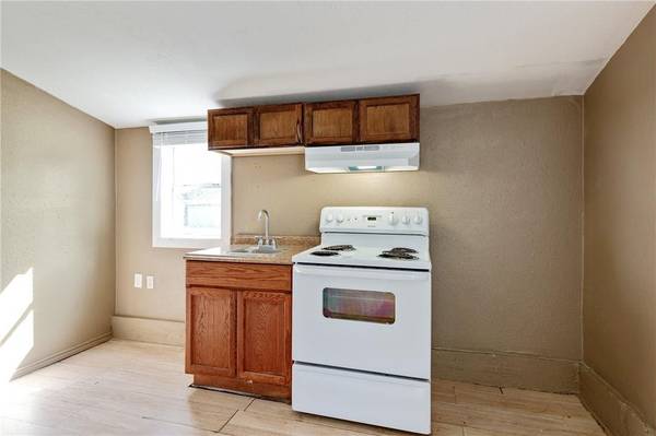 108 S Avenue A Ave #B, Elgin, TX 78621