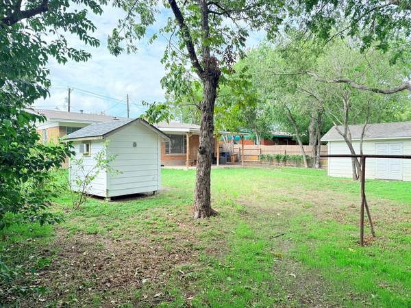 306 E Wonsley DR, Austin, TX 78753