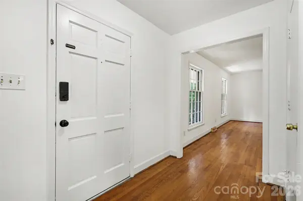 833 Archdale DR, Charlotte, NC 28217