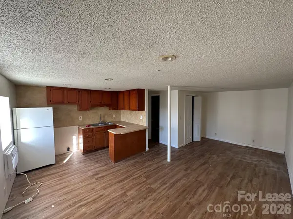1305 W Front ST #B, Statesville, NC 28677