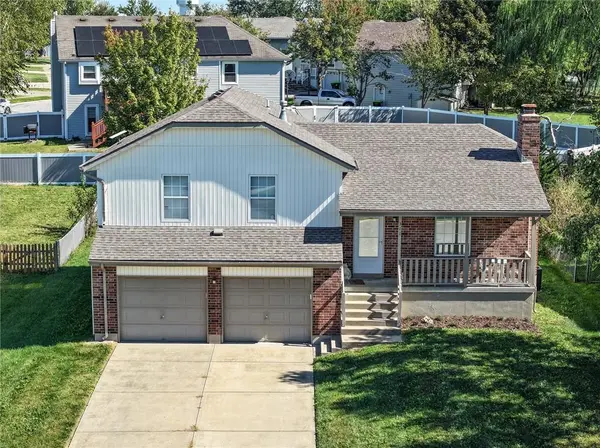 311 W Apple Valley Pkwy, Belton, MO 64012
