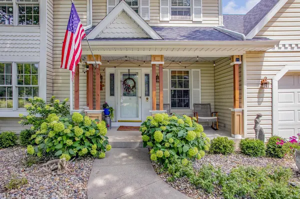 10643 Red Pine DR, Granger, IN 46530