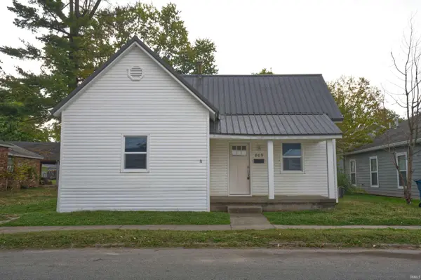 809 N Court ST, Sullivan, IN 47882-1011