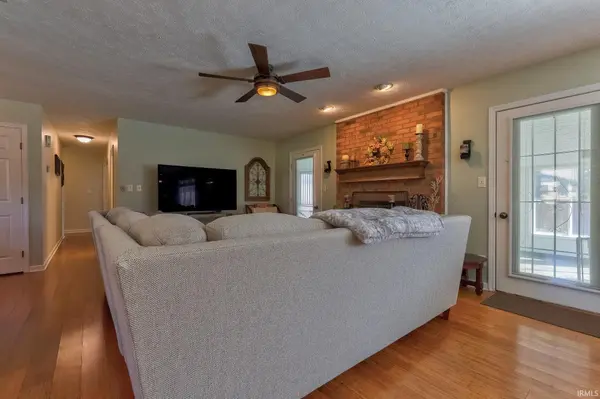 6525 Century LN, Evansville, IN 47725-7301