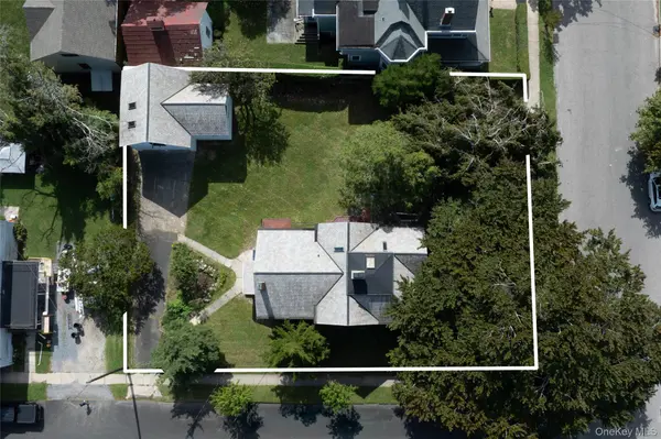 440 1st ST, Greenport, NY 11944