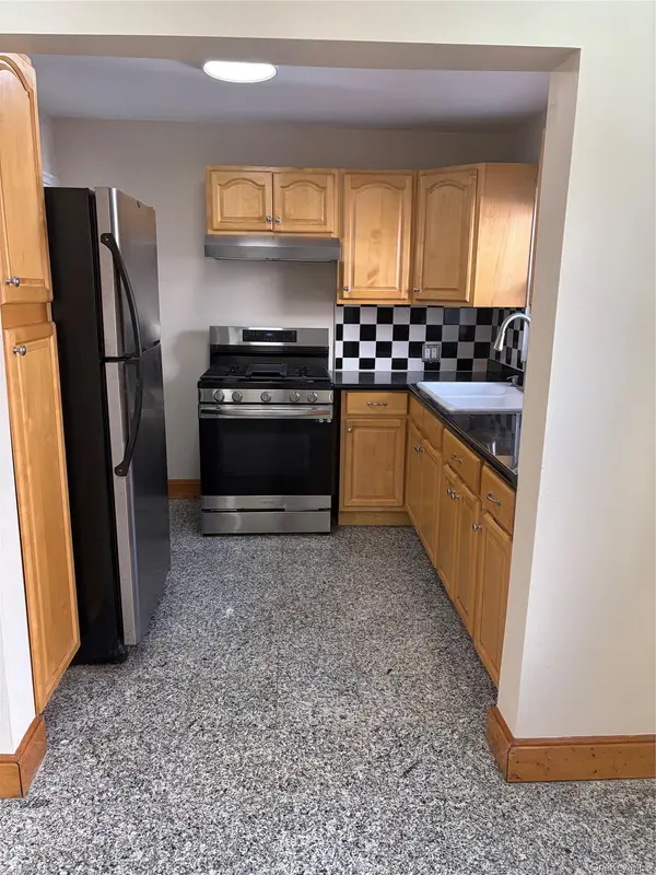 916 Center DR, Franklin Square, NY 11010