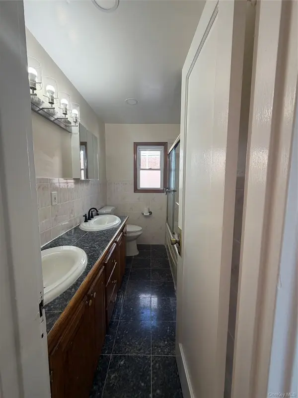 916 Center DR, Franklin Square, NY 11010