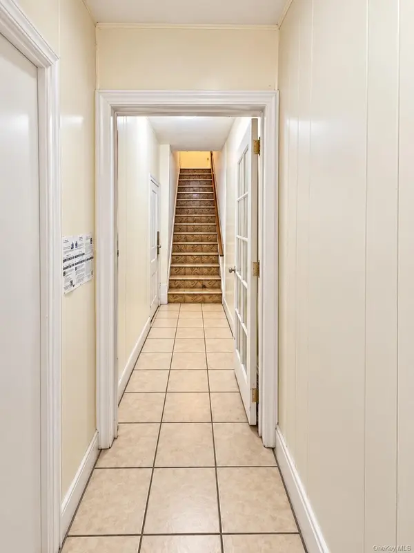95-11 42nd AVE, Elmhurst, NY 11373