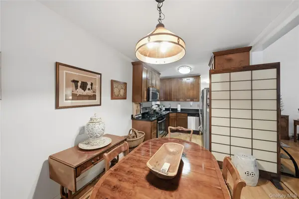 62-16 84th ST, Middle Village, NY 11379