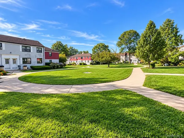 136-51 Jewel Ave #A, Kew Garden Hills, NY 11367