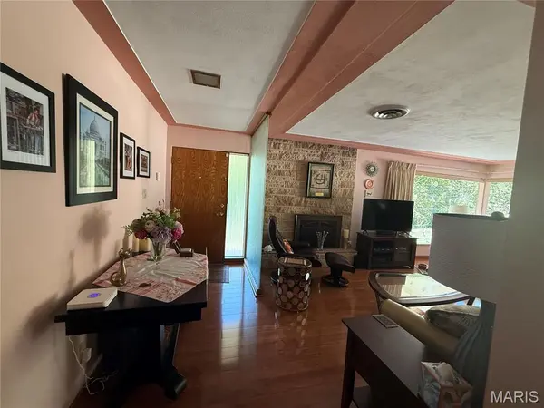 406 Lindley ST, Edwardsville, IL 62025