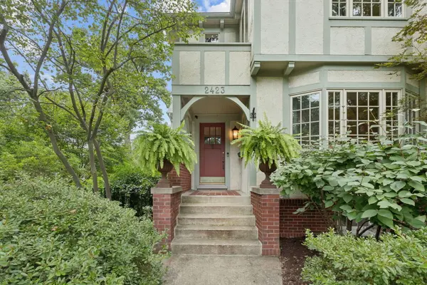 2423 Harrison ST, Evanston, IL 60201