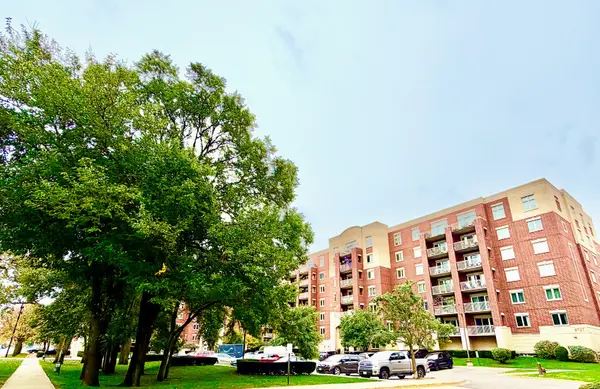 8727 W Bryn Mawr AVE #208, Chicago, IL 60631