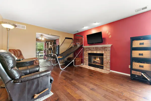 2328 Deerpath DR, Schererville, IN 46375