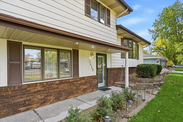 7439 Concerto Curve NE, Fridley, MN 55432