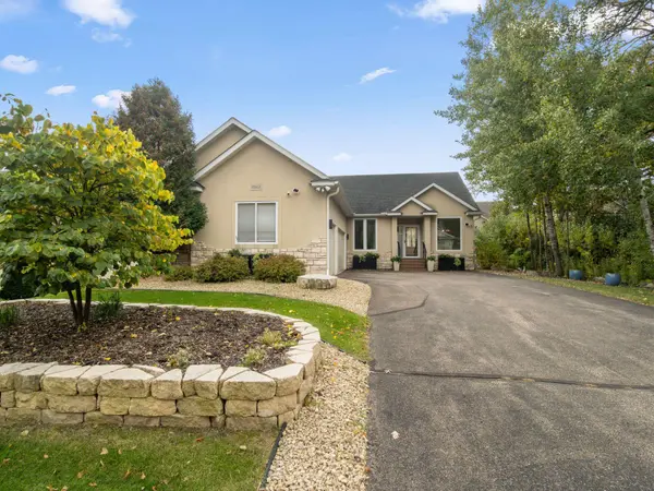 15903 Kendale DR, Lakeville, MN 55044
