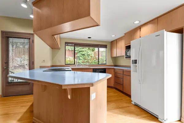 14715 65th AVE SW, Edmonds, WA 98026