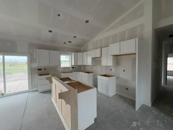 5817 Plumthicket St, Bel Aire, KS 67226