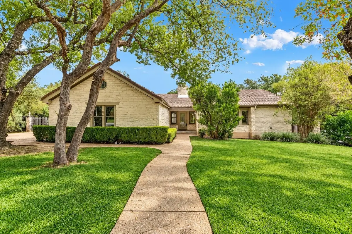 104 Indian Bend DR, Lakeway, TX 78734