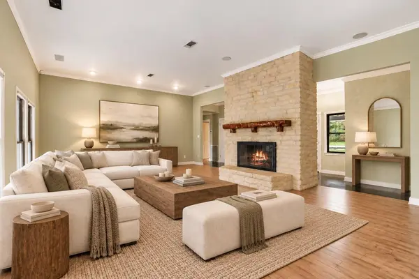 104 Indian Bend DR, Lakeway, TX 78734