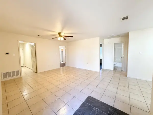 8701 N Highway 77 #109, Lexington, TX 78947