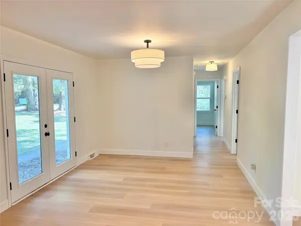 5707 Kallam CT, Charlotte, NC 28215