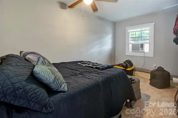 1740 Hawthorne LN, Charlotte, NC 28205
