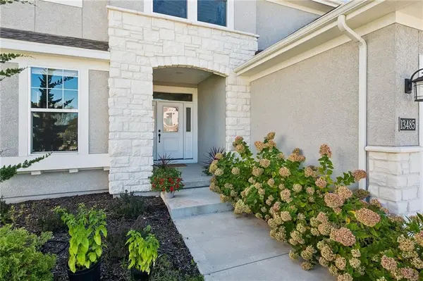 13485 W 144th CIR, Olathe, KS 66062