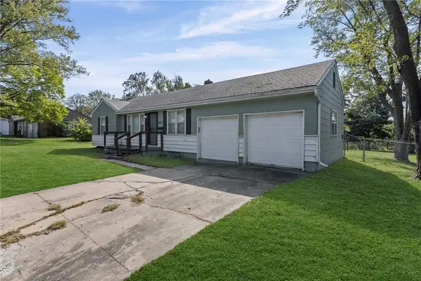 10137 E 80th ST, Raytown, MO 64138