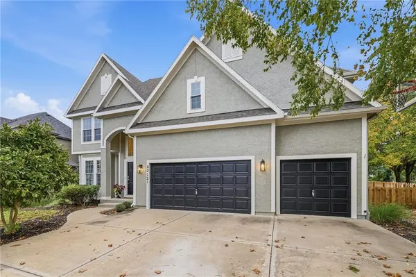 22121 W 58 ST, Shawnee, KS 66226