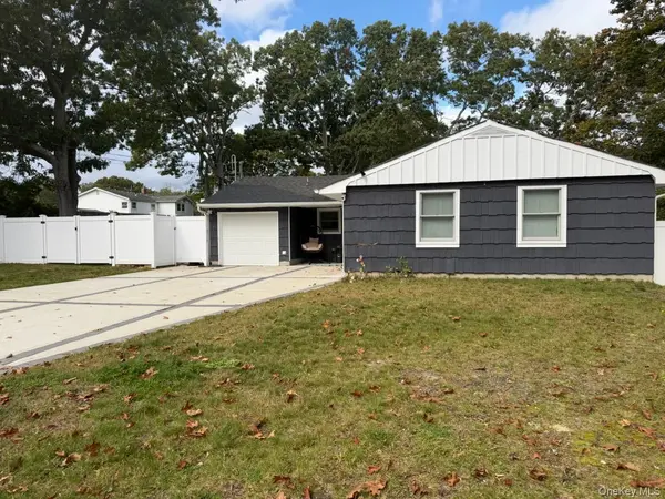 9 Hill ST, Ronkonkoma, NY 11779