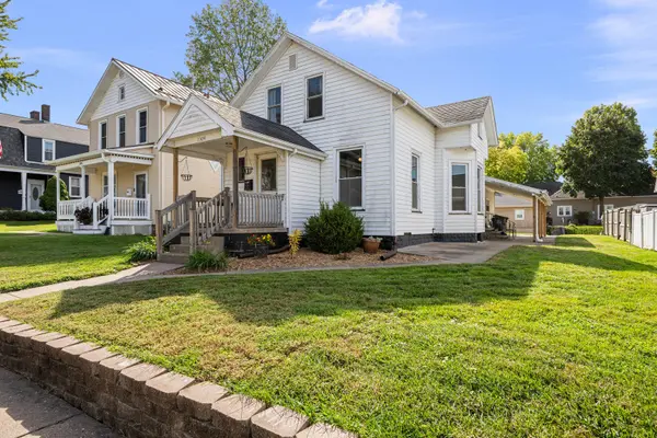 1304 Smalley ST, Muscatine, IA 52761