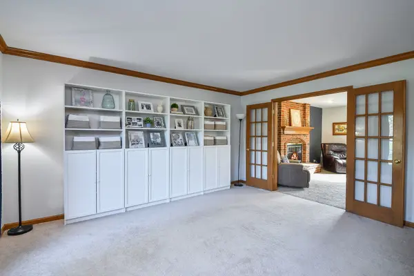 40W725 Aberdeen LN, St. Charles, IL 60175
