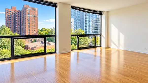 4343 N CLARENDON AVE #812, Chicago, IL 60613