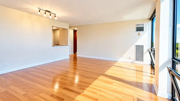 4343 N CLARENDON AVE #812, Chicago, IL 60613