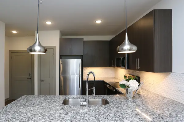 680 E Algonquin RD #1312, Schaumburg, IL 60173