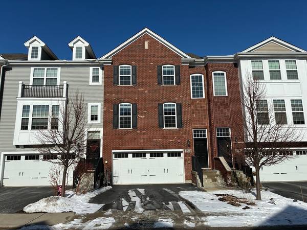 2534 Huntleigh LN, Woodridge, IL 60517