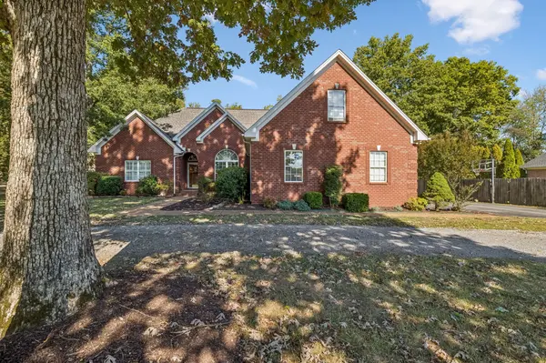 1607 Ellington Dr, Lafayette, TN 37083